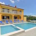 House Smiljana 2059 * Воднян
