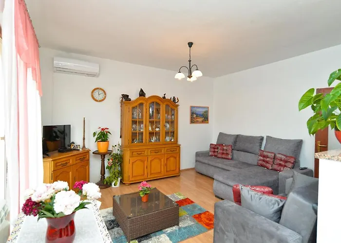 Nyaraló House Smiljana 2059