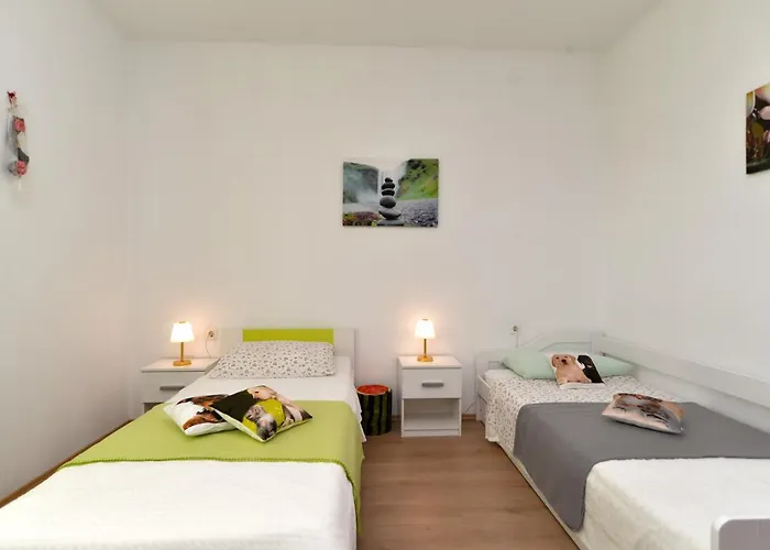 Nyaraló House Smiljana 2059
