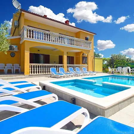 House Smiljana 2059 *